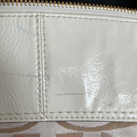 Coach handbag. 16 x14. - Picture 4 of 4